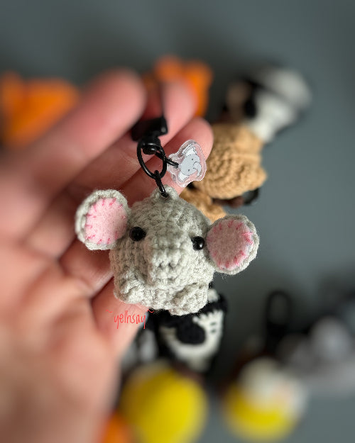 Collab - Mini Animal Amigurumi in keychains (with charm)