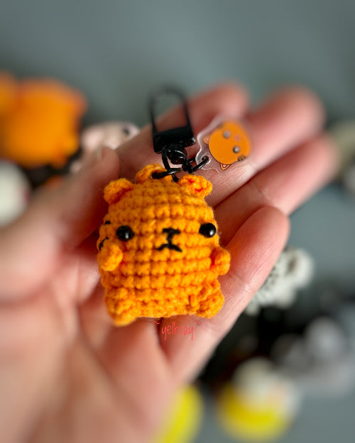 Collab - Mini Animal Amigurumi in keychains (with charm)
